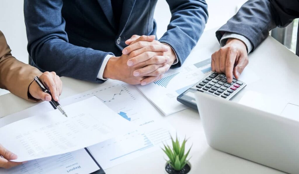 Suomen Pankki ehdottaa kotitalouksille velkakattoa Velkakatto Euronder